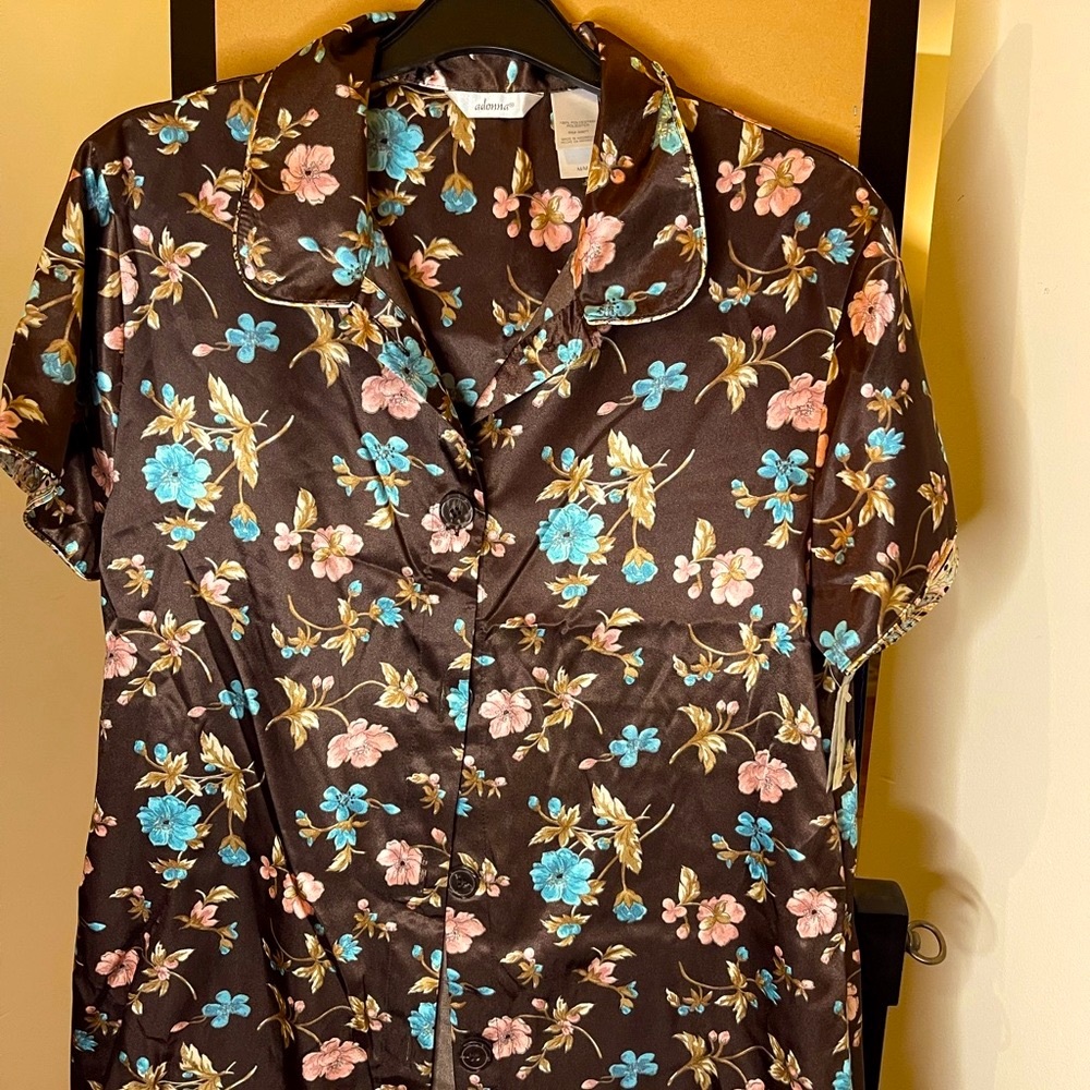 Two piece Pajamas satin for women M size - Picture 7 of 14
